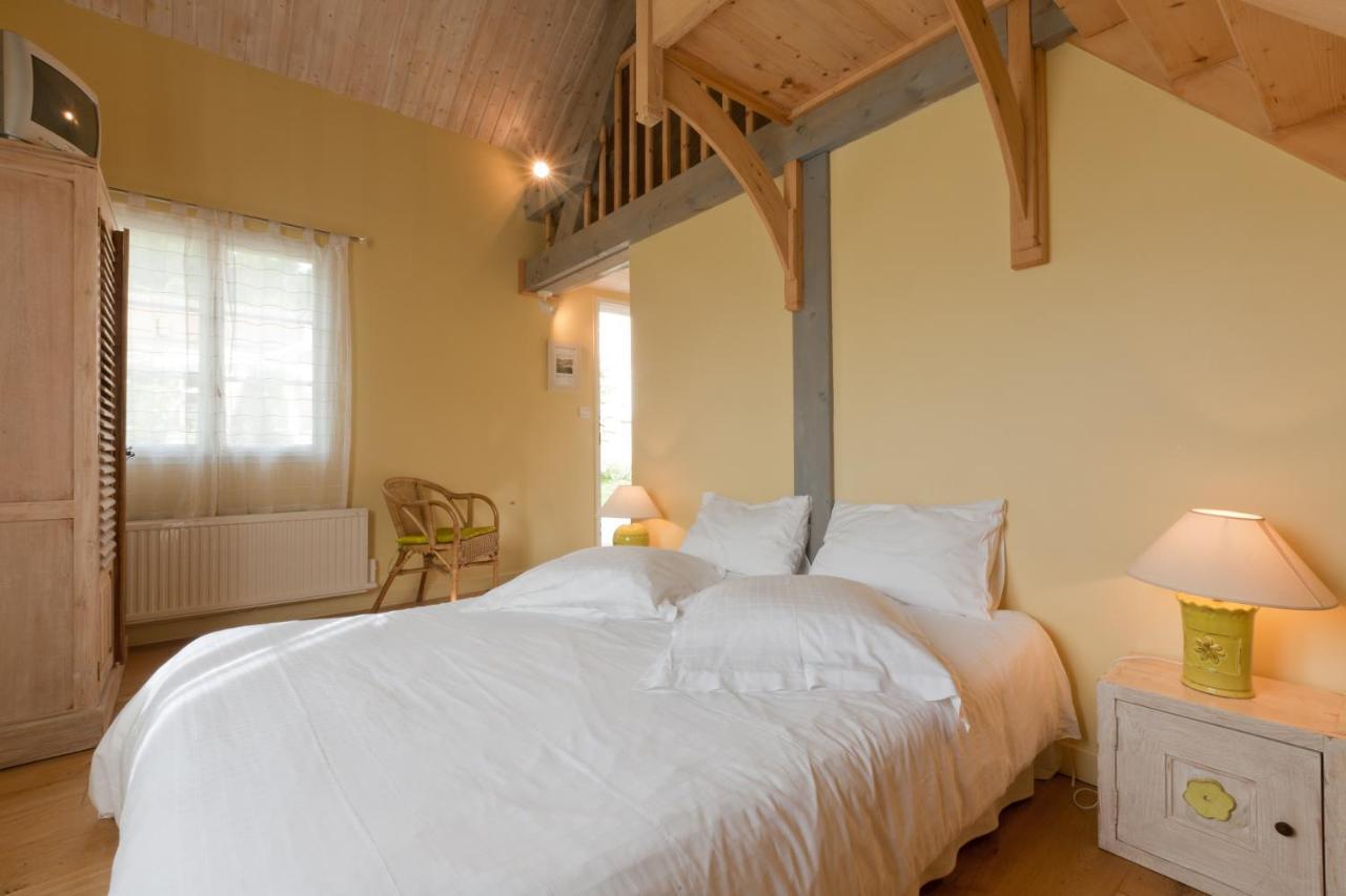 Bed and Breakfast Domaine De La Combotte Nantoux Экстерьер фото