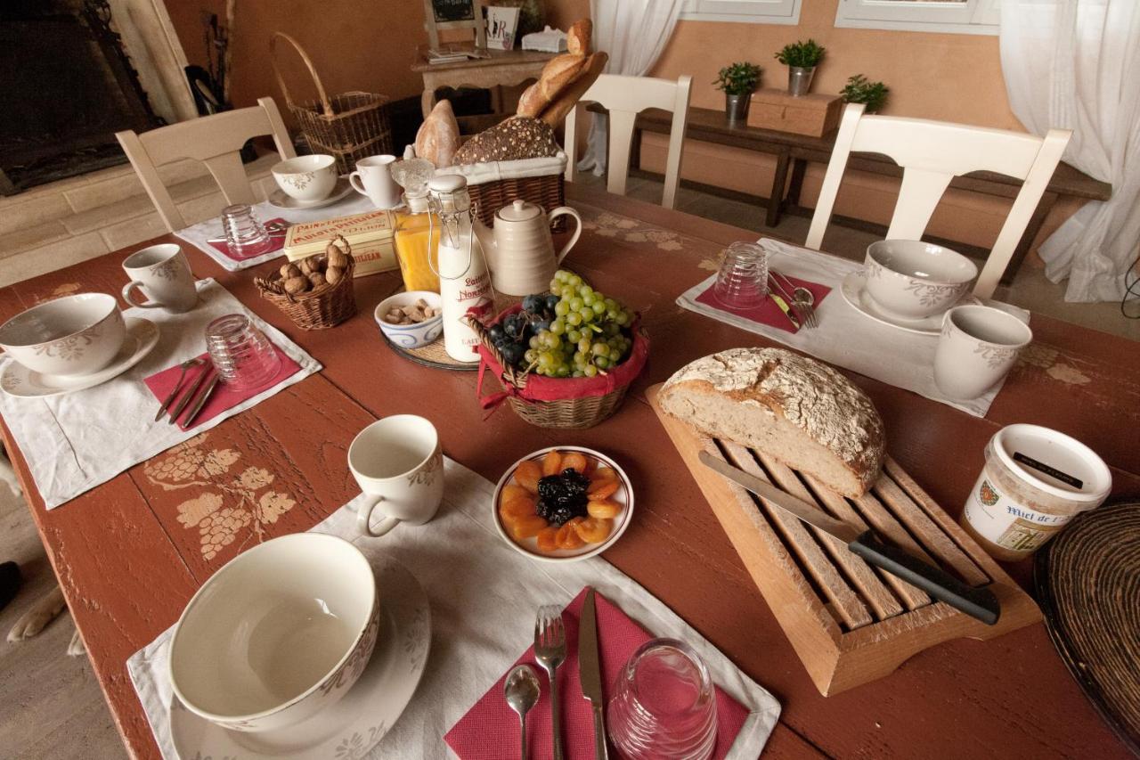 Bed and Breakfast Domaine De La Combotte Nantoux Экстерьер фото