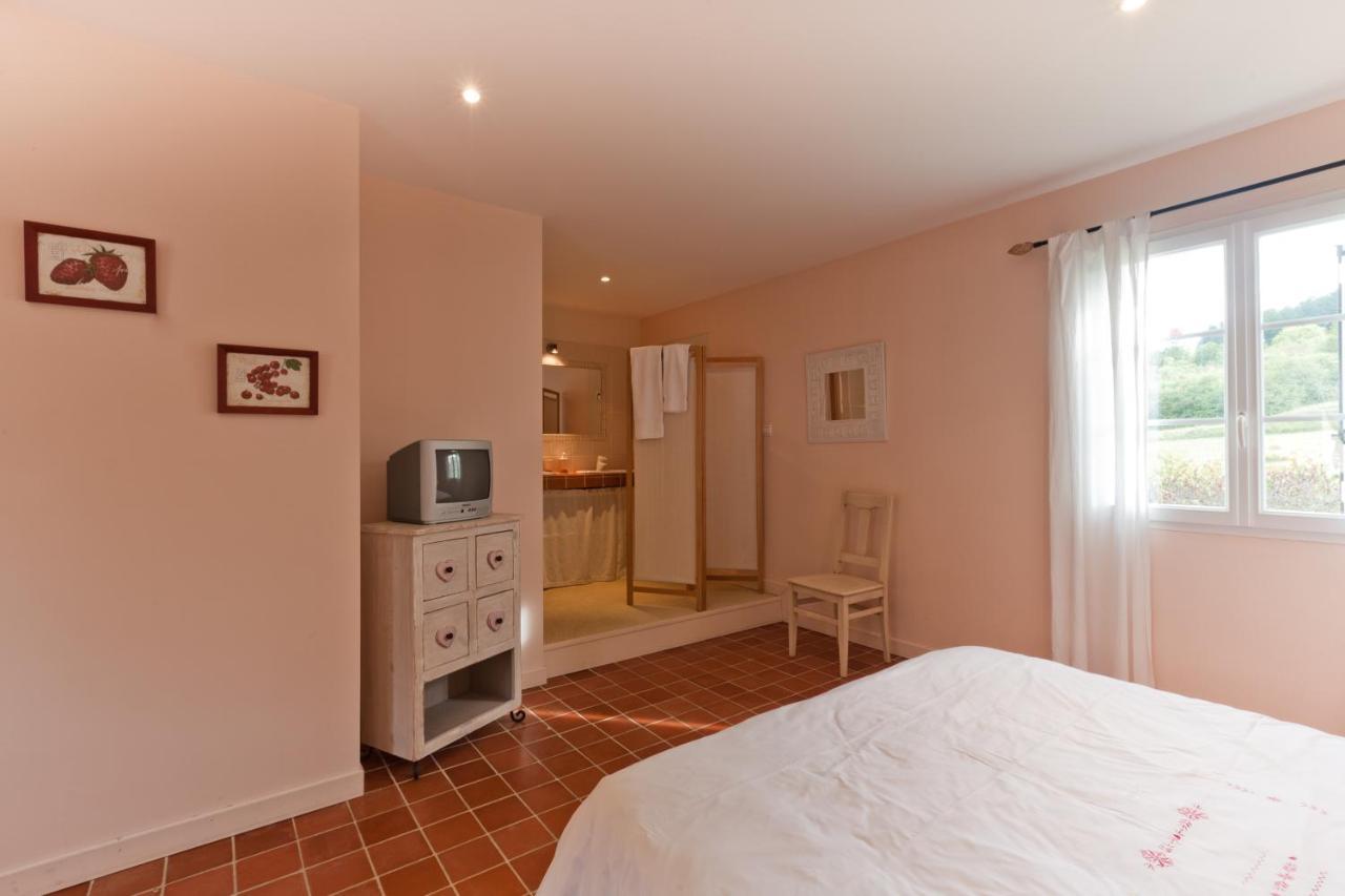 Bed and Breakfast Domaine De La Combotte Nantoux Экстерьер фото